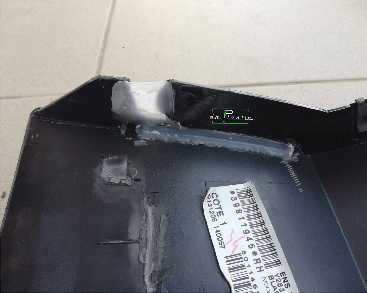 Fisura in prag autoturism reparata prin sudura in plastic